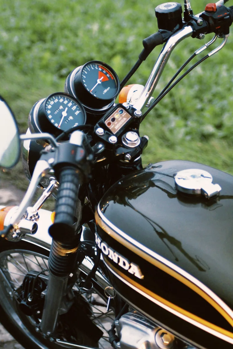 Honda CB750, détail du tableau de bord